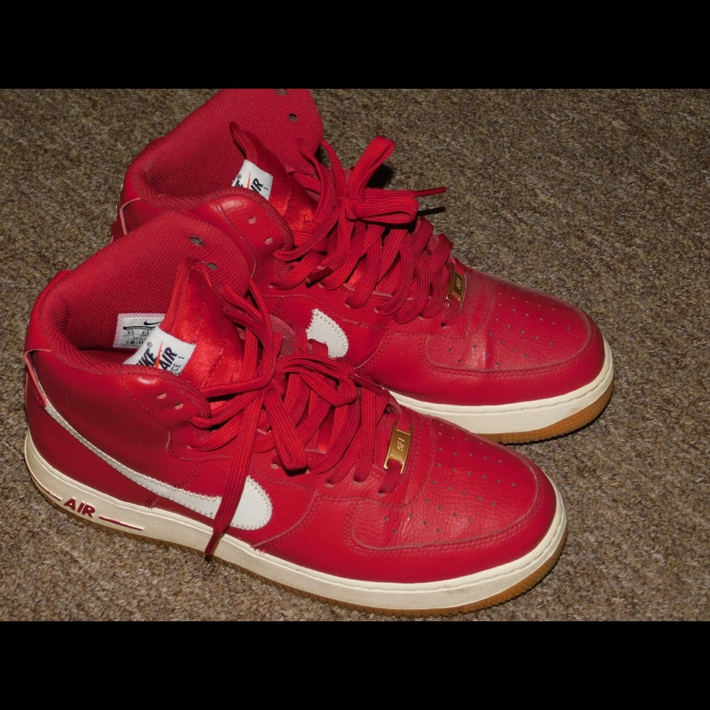 Red high top nike af1s